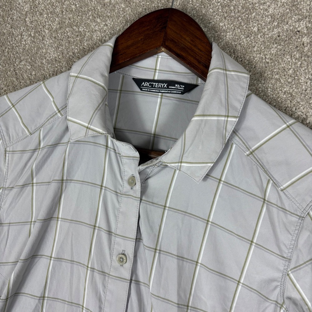 Arcteryx Womens XS Gray Plaid Long Sleeve Button Down Hiking Shirt Logo